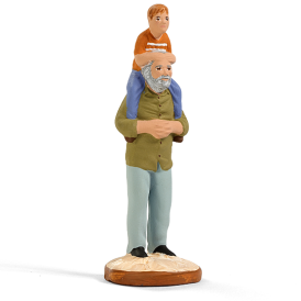 Santon Grand-père portant son petit-fils sur les épaules, scène familiale tendre, création du santonnier Arterra