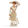 Santon Souffle de lavande, femme au grand chapeau avec faucille, création du santonnier Arterra